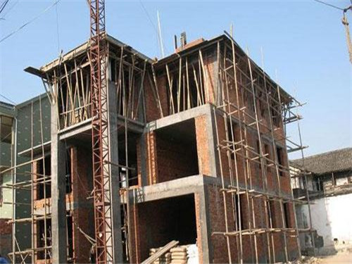從源頭上禁止小產權房新建及現(xiàn)房買賣